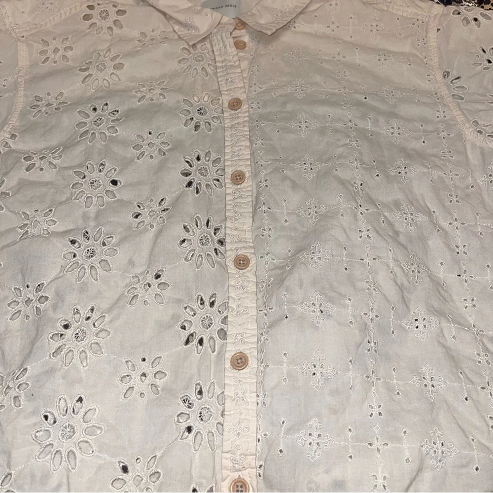 American Eagle Button Down Cream Floral Shirt - Picture 7 of 11